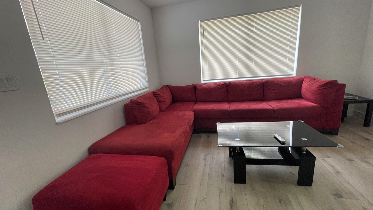 Photo of Livingroom in Oakland Park