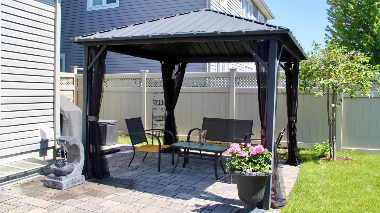 Photo of Outdoor in Ottawa Division