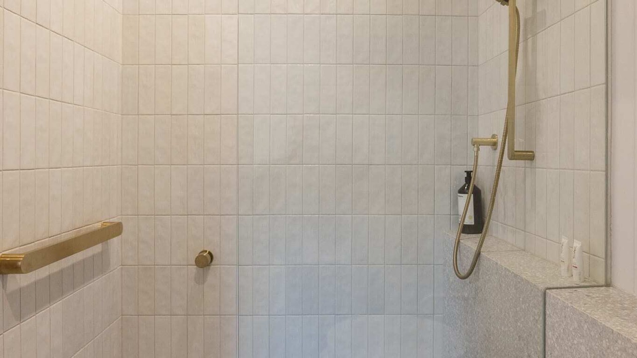 Photo of Others in Annandale