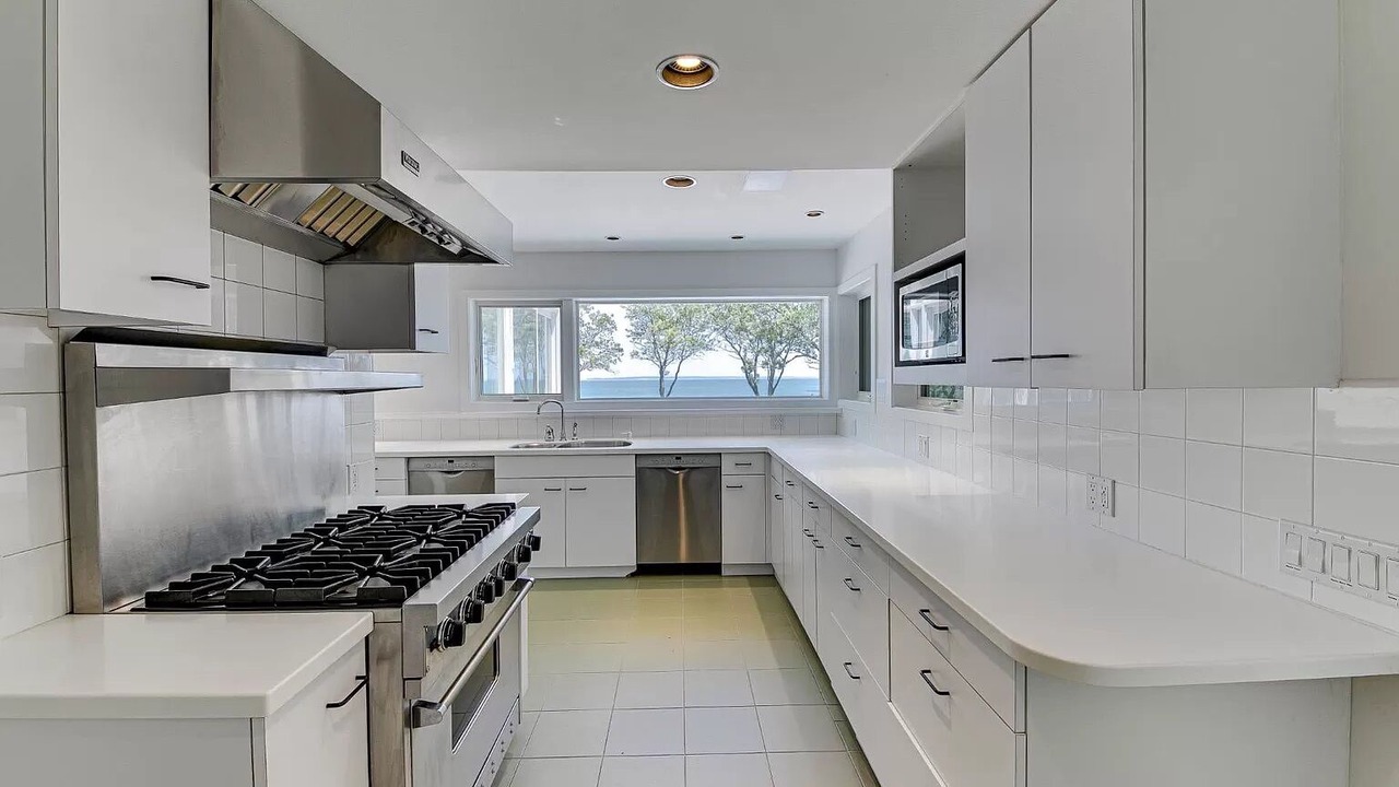 Photo of Kitchen in Northwest Harbor