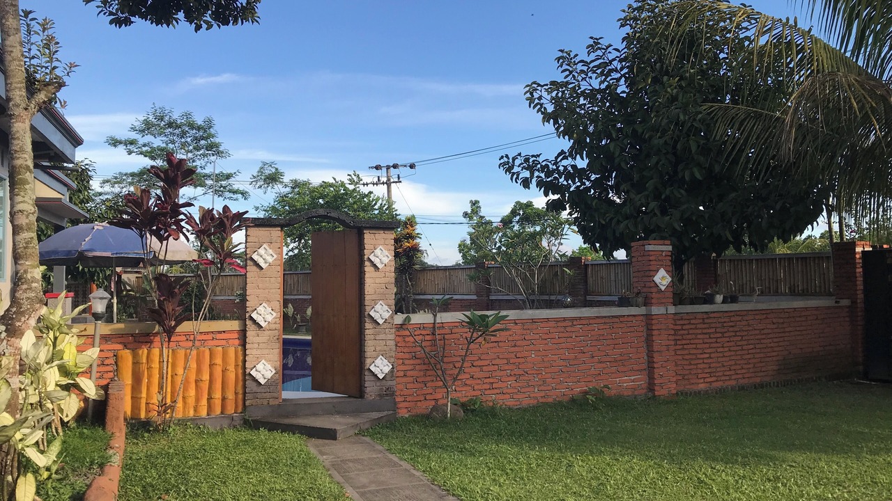 Photo of Outdoor in Kecamatan Montong Gading