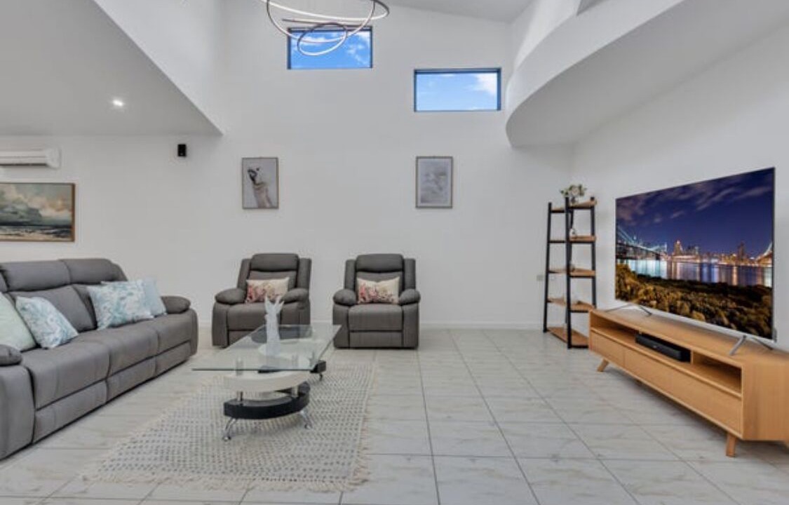 Photo of Livingroom in River Heads