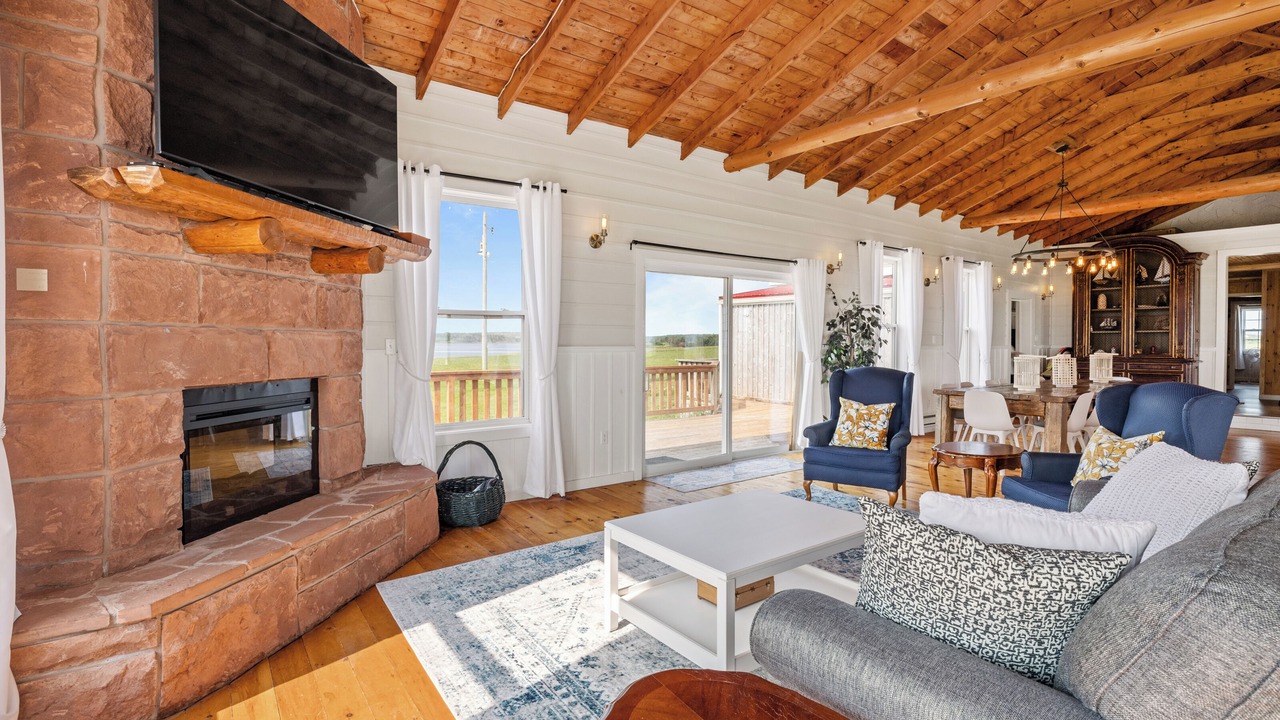 Photo of Livingroom in North Lake