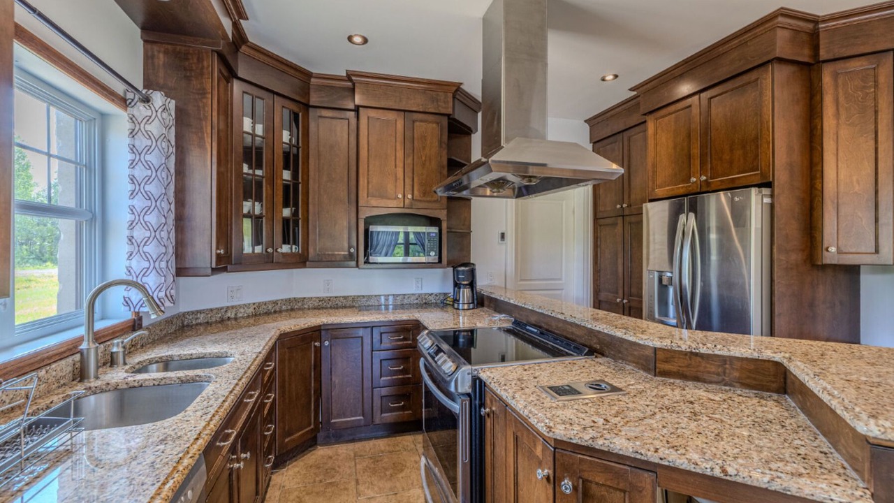 Photo of Kitchen in Petite-Riviere-Saint-Francois