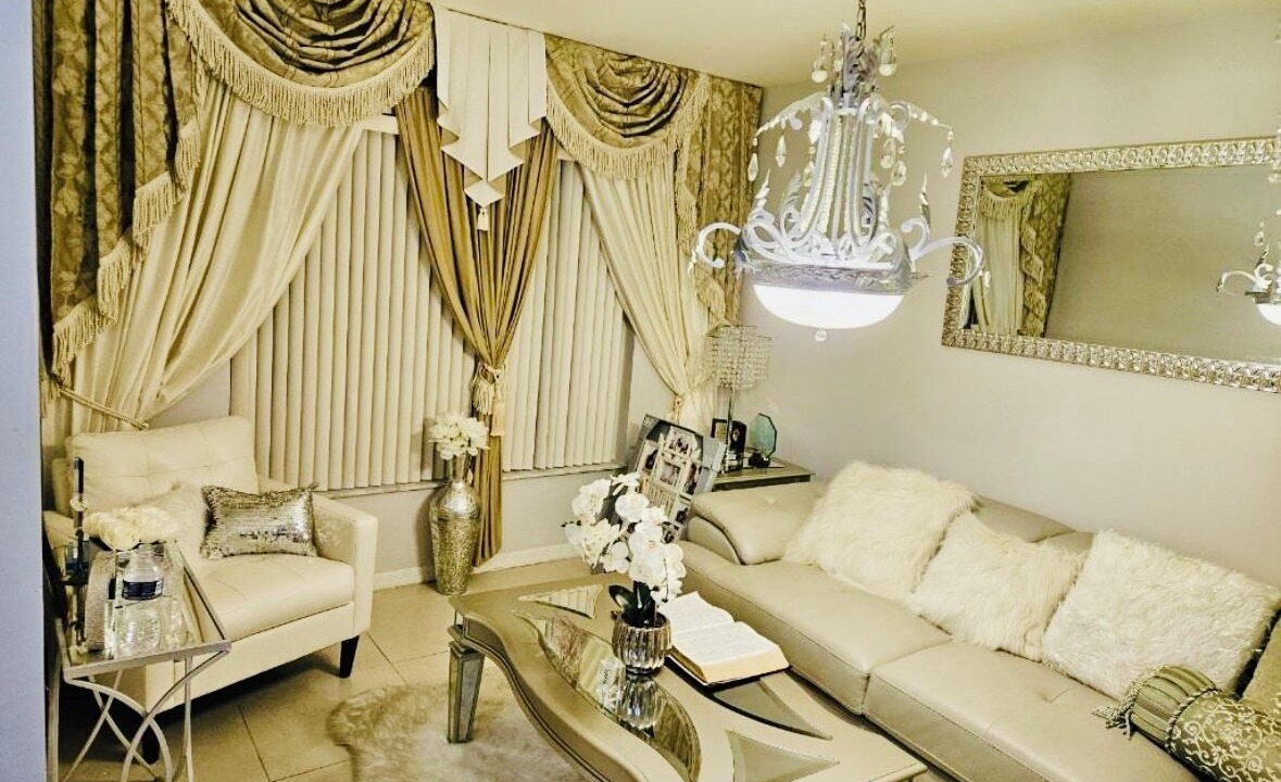 Photo of Livingroom in Joel