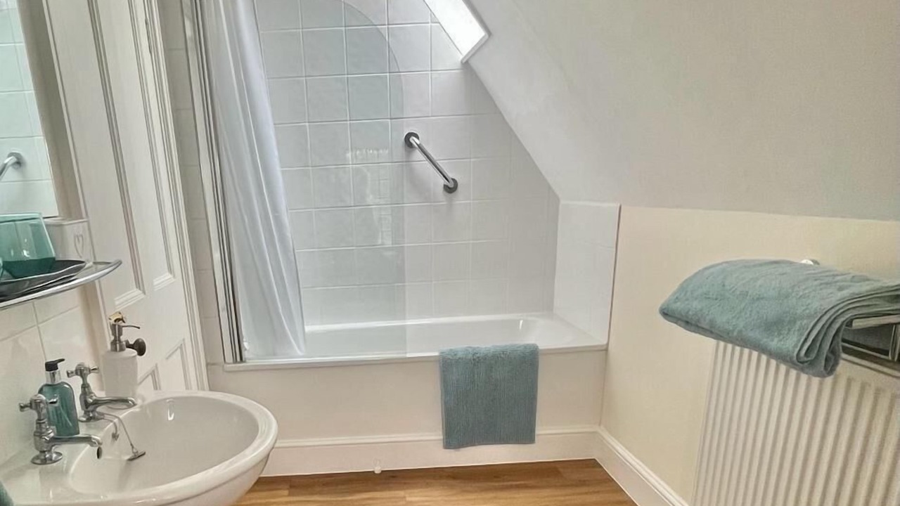 Photo of Bathroom in Badminton