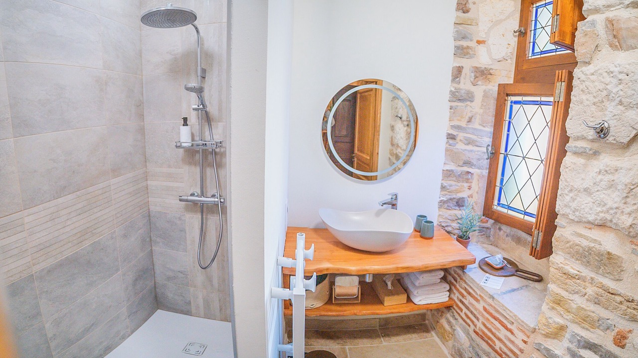 Photo of Bathroom in Cordes-sur-Ciel