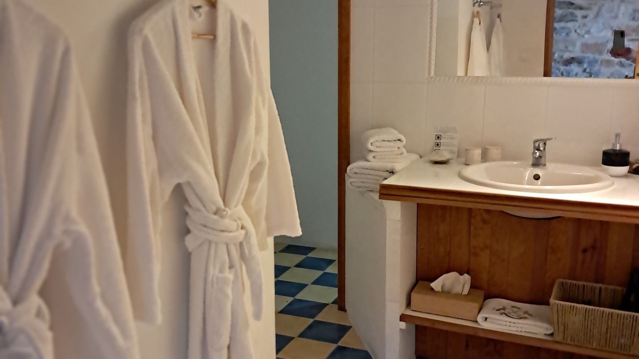 Photo of Bathroom in Cordes-sur-Ciel