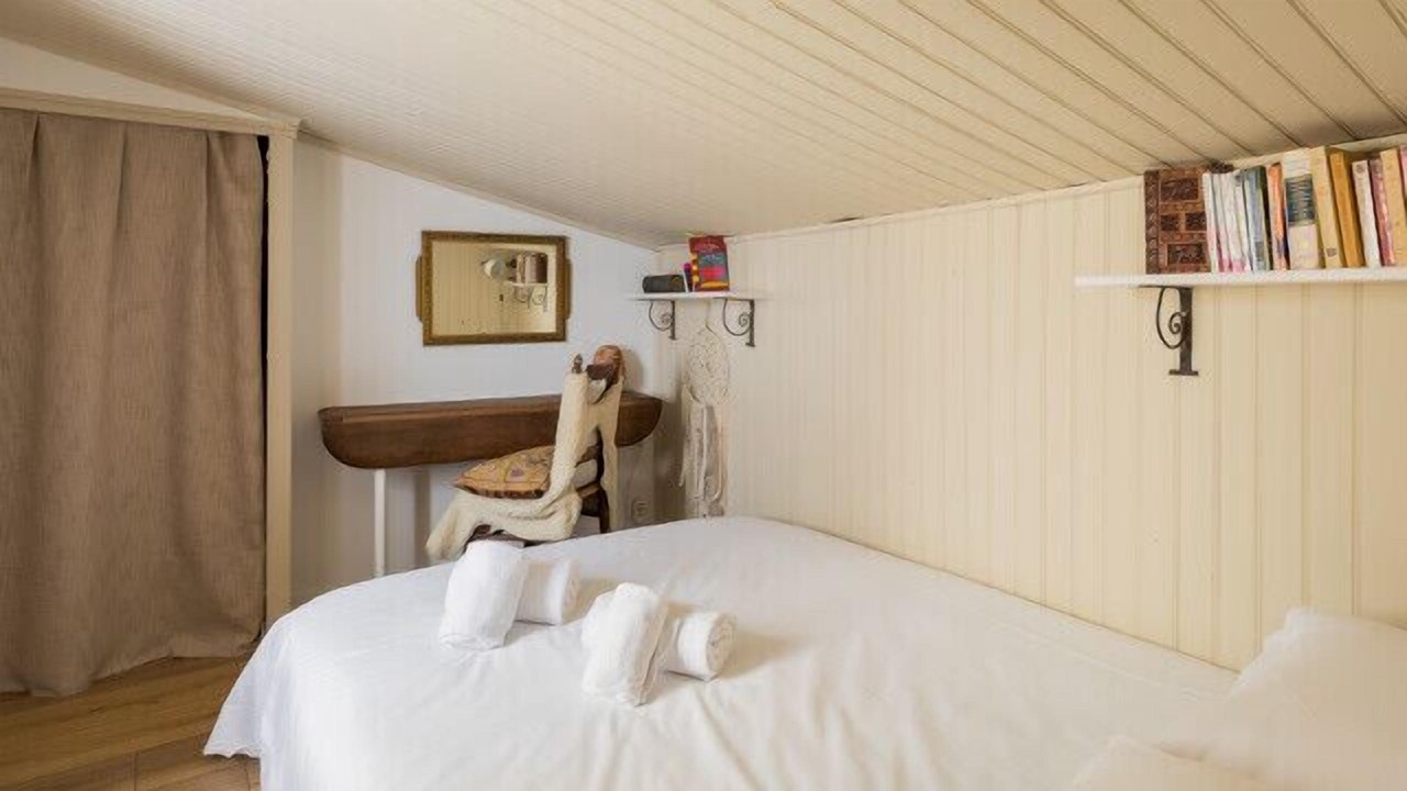 Photo of Others in Voltaire - Saint Amour