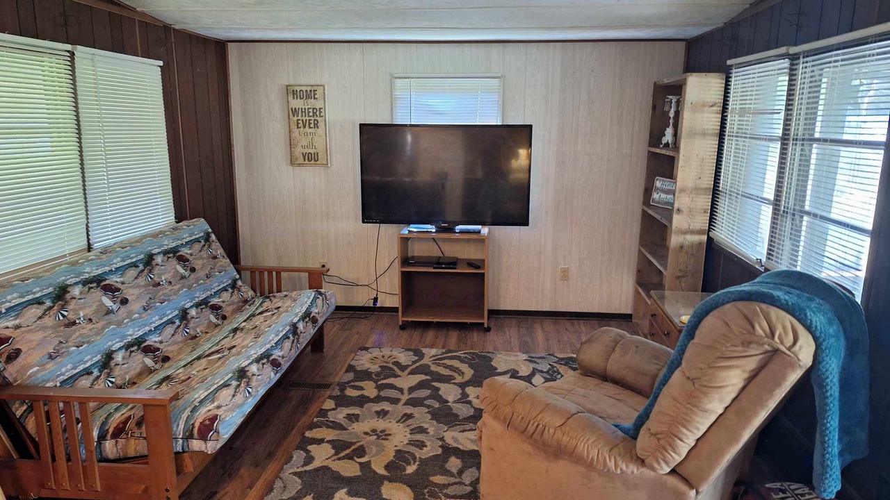 Photo of Livingroom in Merritt