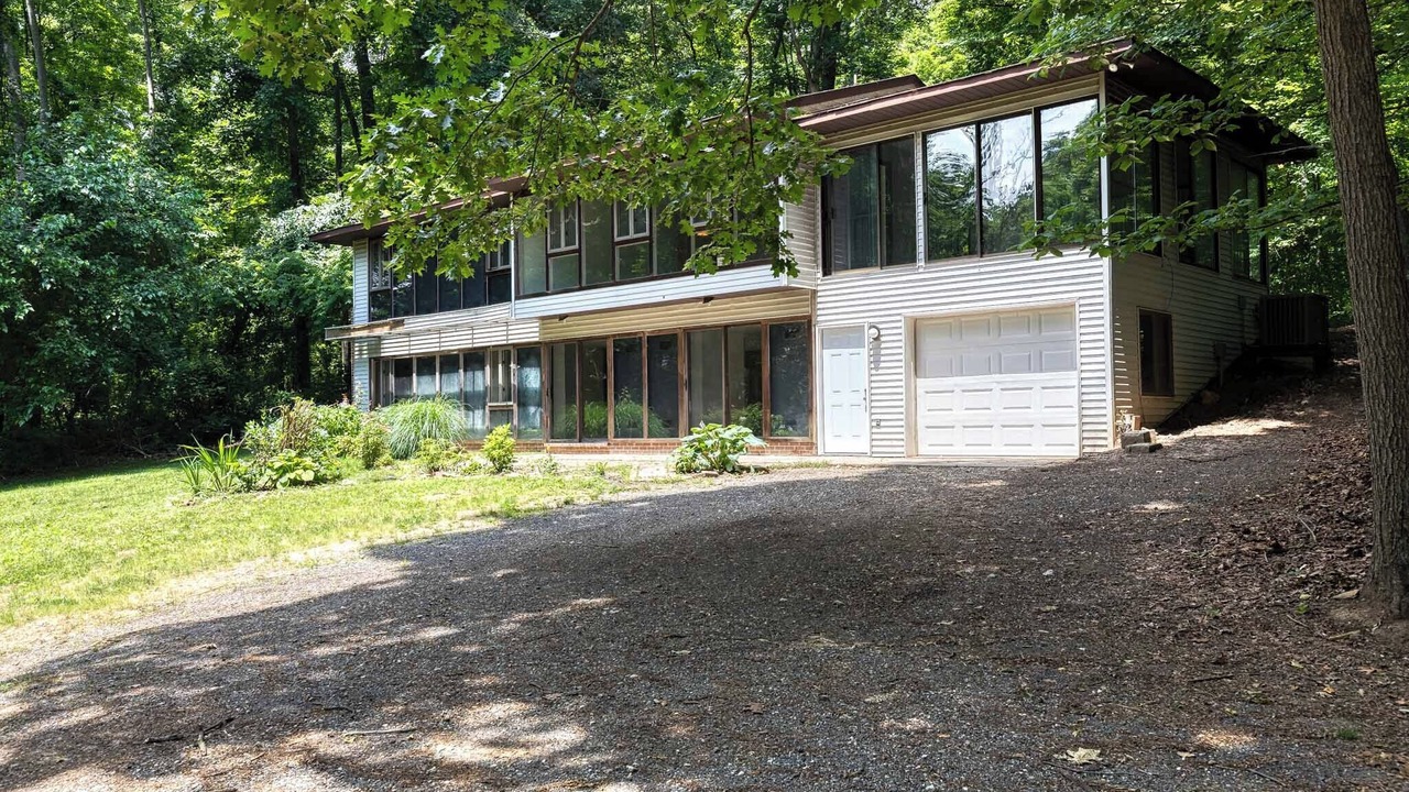 Photo of Outdoor in White Hall