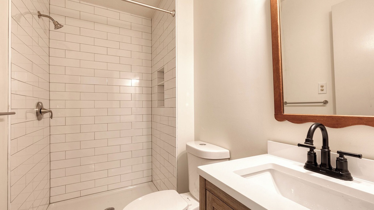 Photo of Others in White Hall