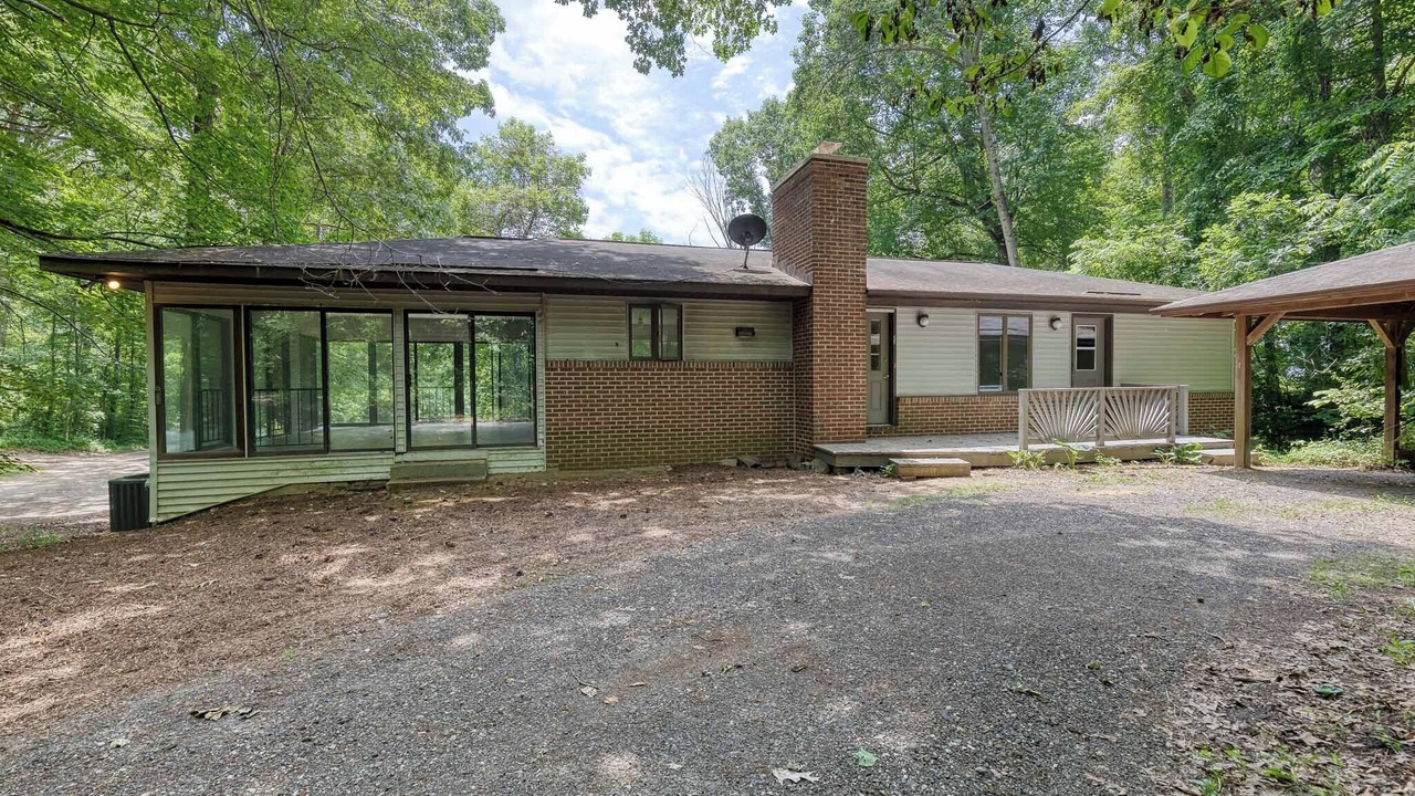 Photo of Outdoor in White Hall