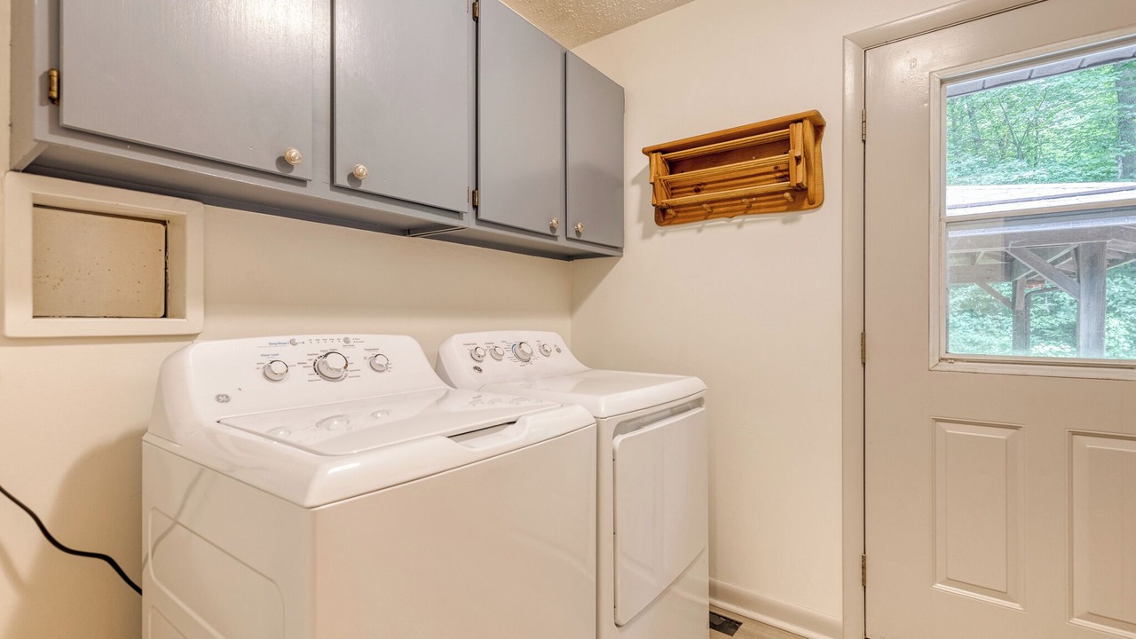 Photo of Others in White Hall