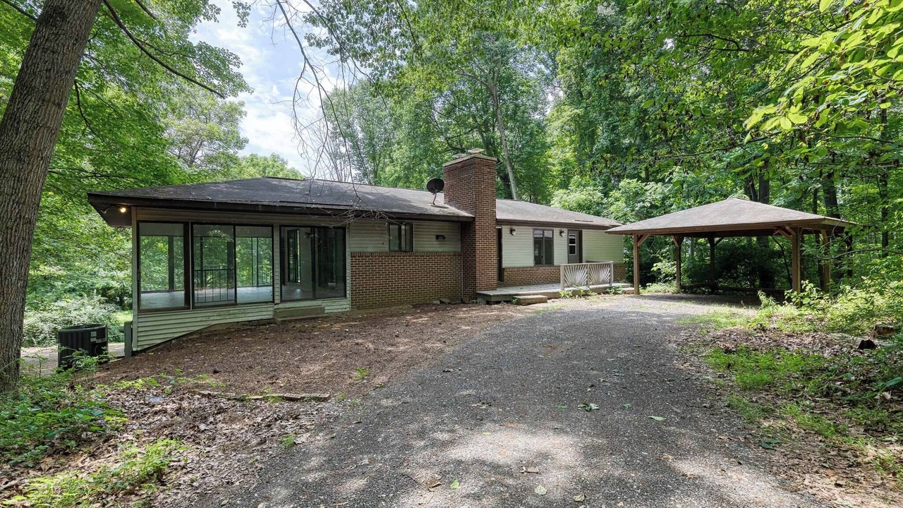 Photo of Outdoor in White Hall