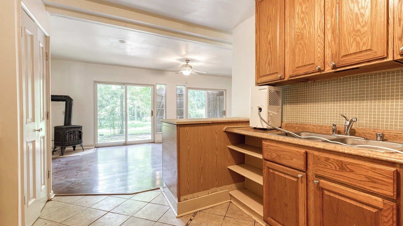 Photo of Kitchen in White Hall