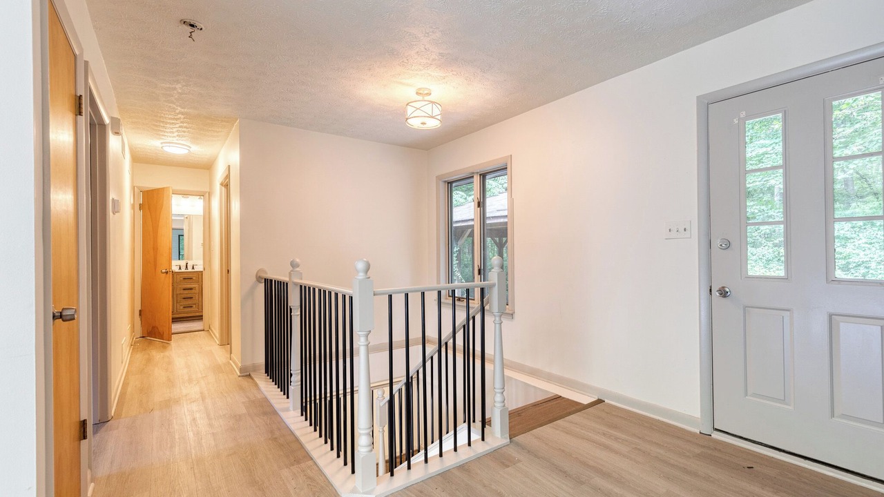 Photo of Others in White Hall