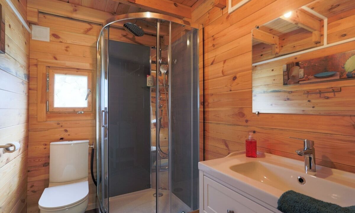 Photo of Bathroom in Plouegat-Moysan