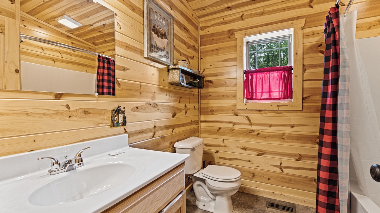 Photo of Bathroom in Pigeon Forge