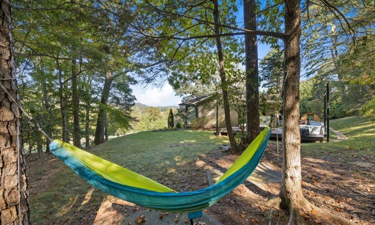 Photo of Outdoor in Avery Creek