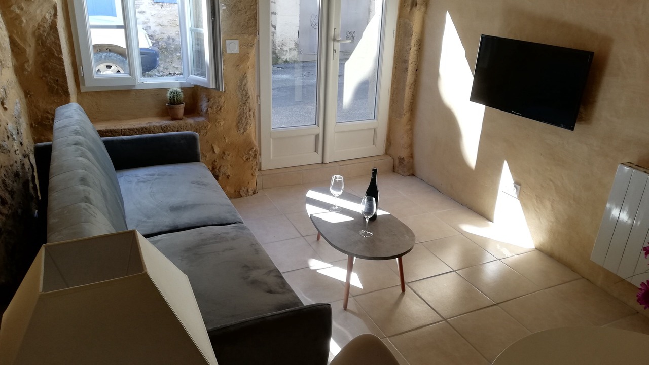 Photo of Livingroom in Saint-Andre-de-Roquepertuis