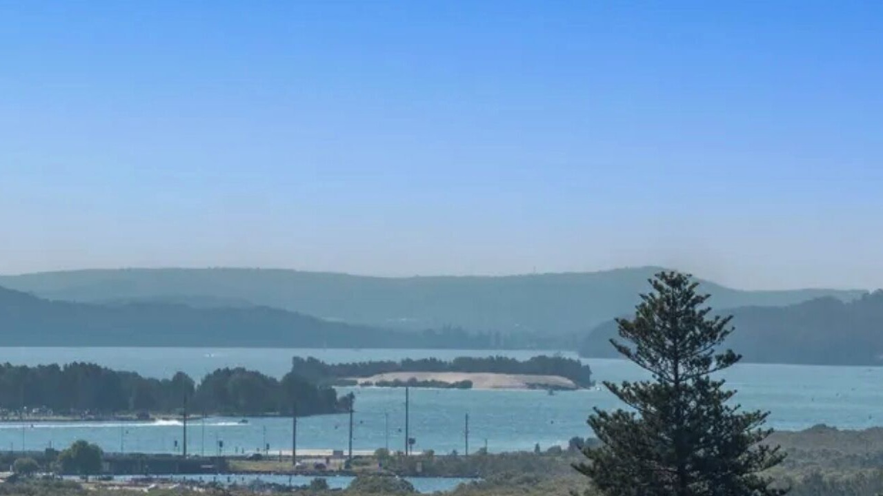 Photo of Others in Caves Beach