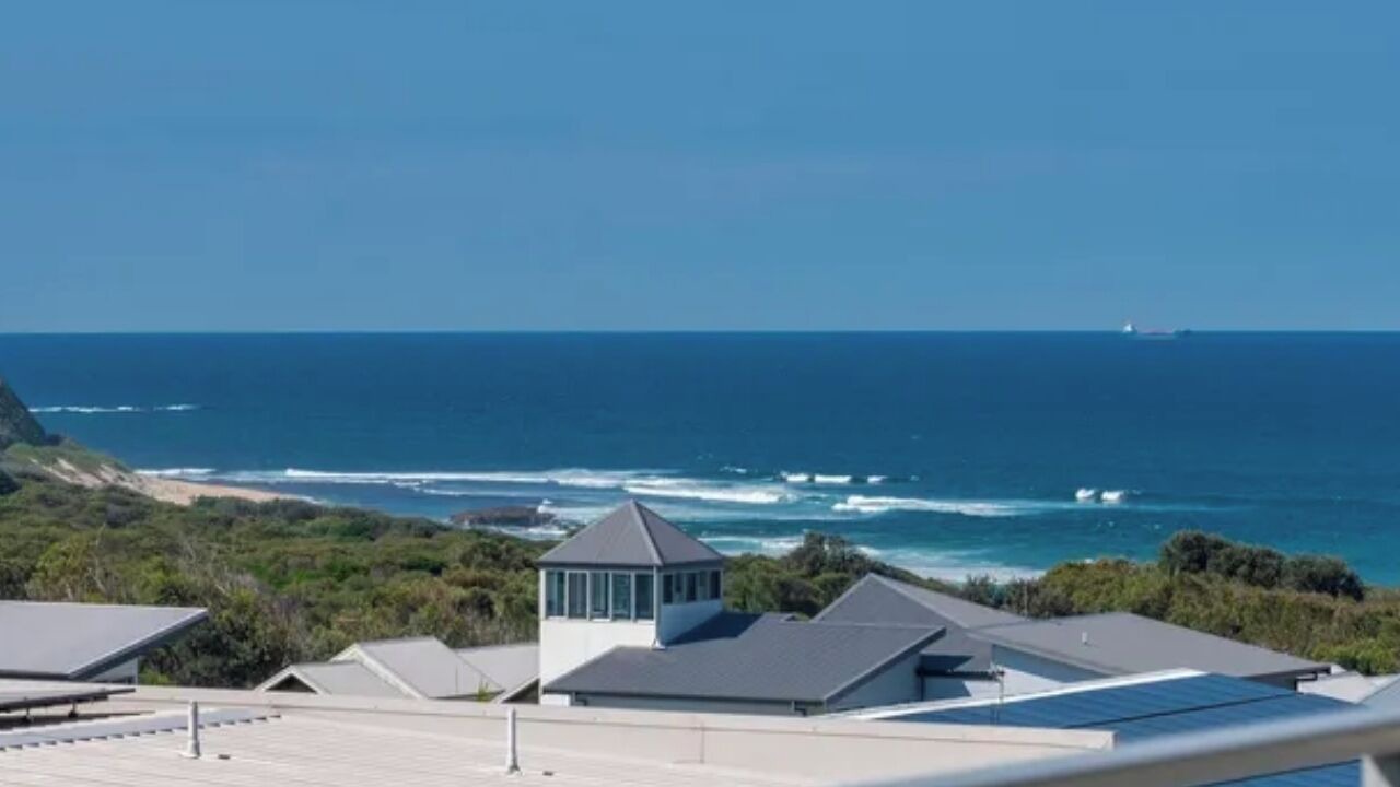 Photo of Others in Caves Beach