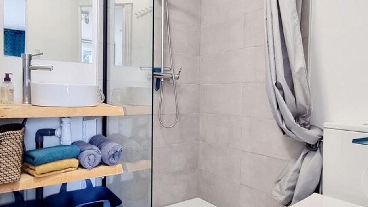 Photo of Bathroom in Merignies