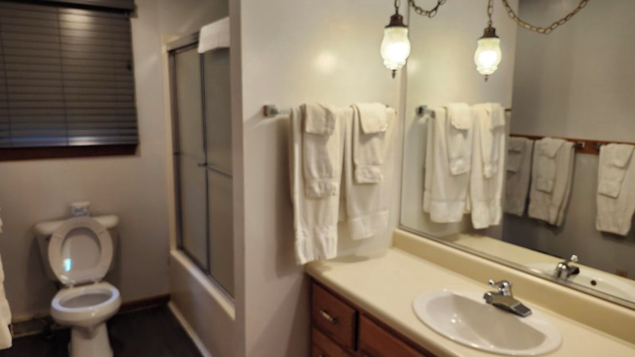 Photo of Bathroom in Hartshorn