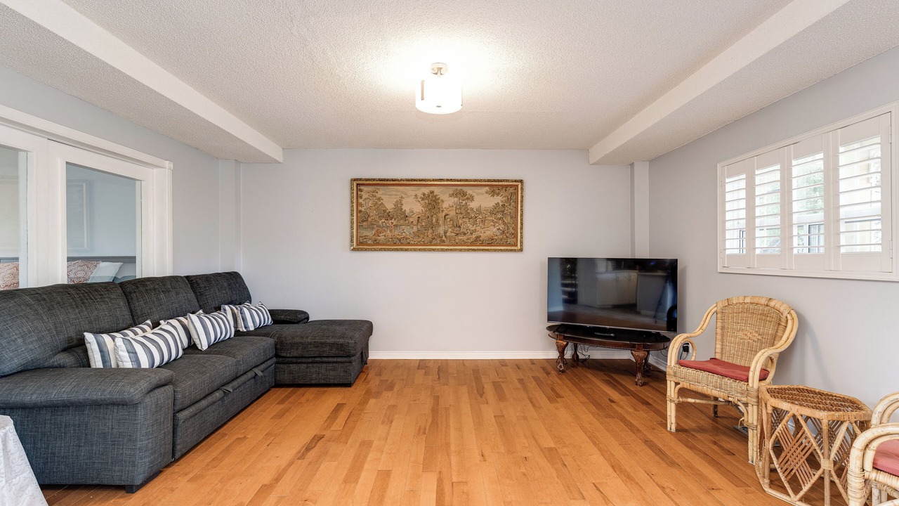 Photo of Livingroom in Lagoon City