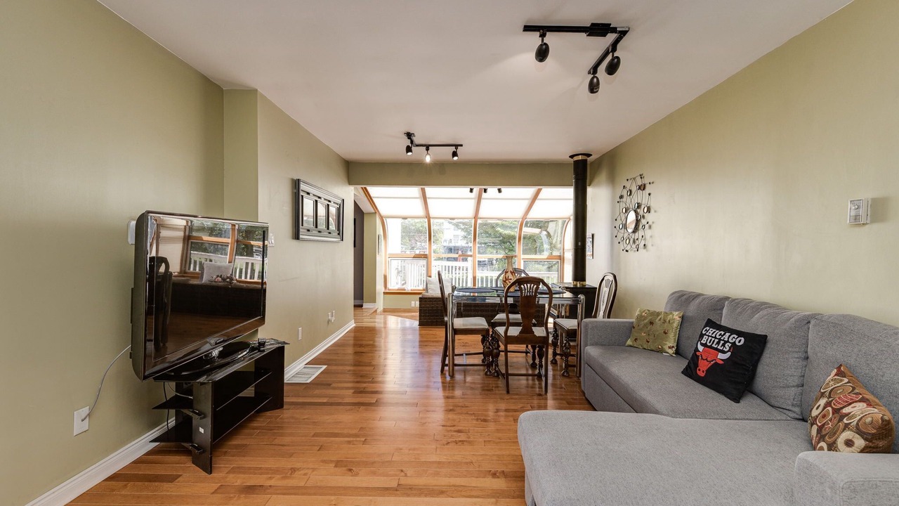 Photo of Livingroom in Lagoon City