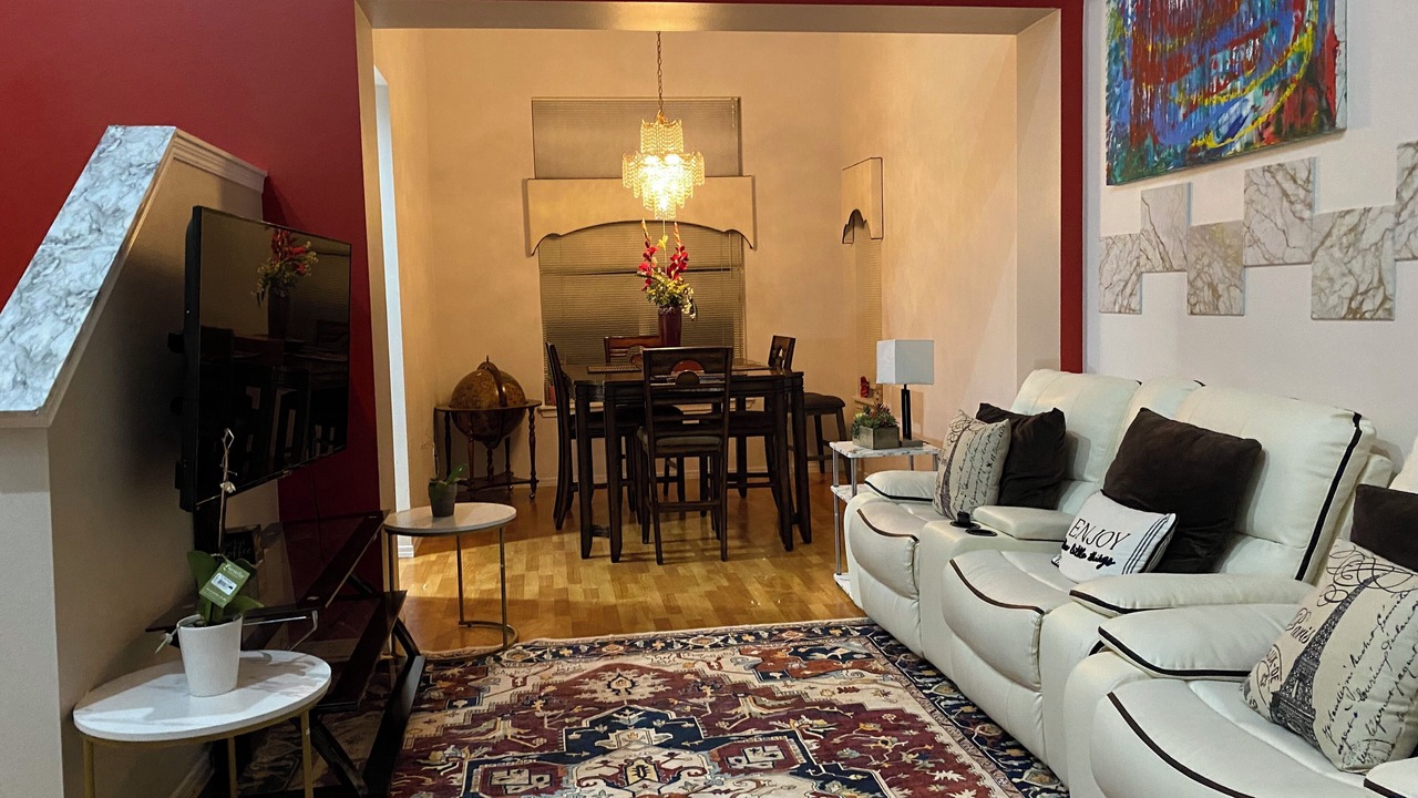 Photo of Livingroom in Auburn