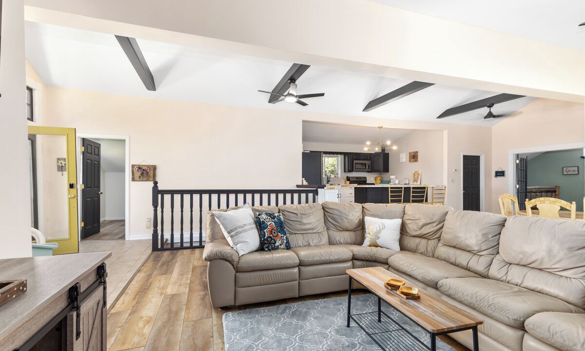 Photo of Livingroom in Chippewa Lake