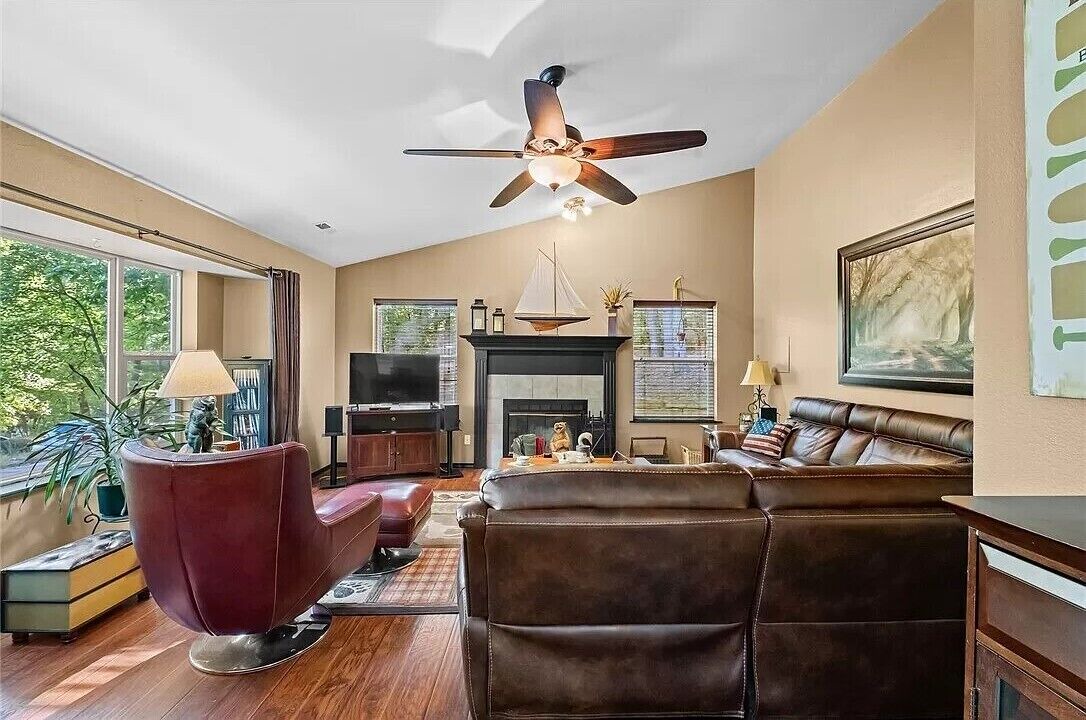Photo of Livingroom in Lost Bridge Village