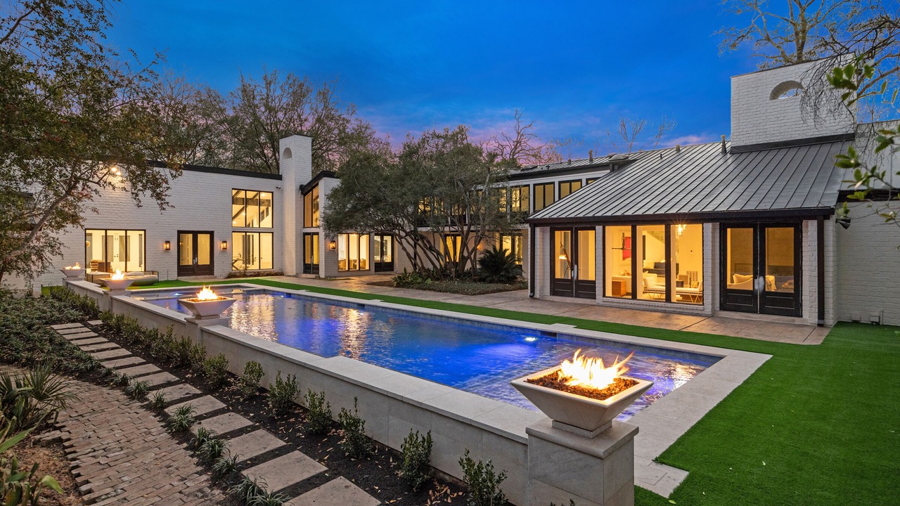 Photo of Outdoor in Woodlake - Briar Meadow