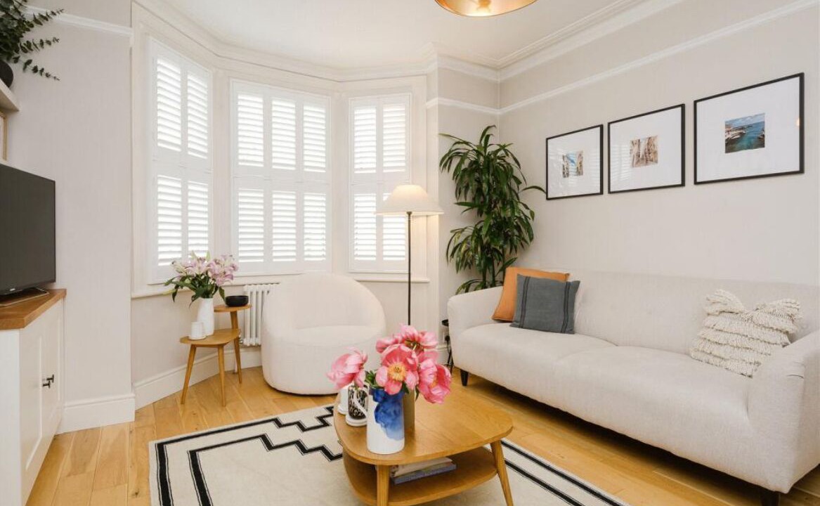 Photo of Livingroom in Coombe Vale