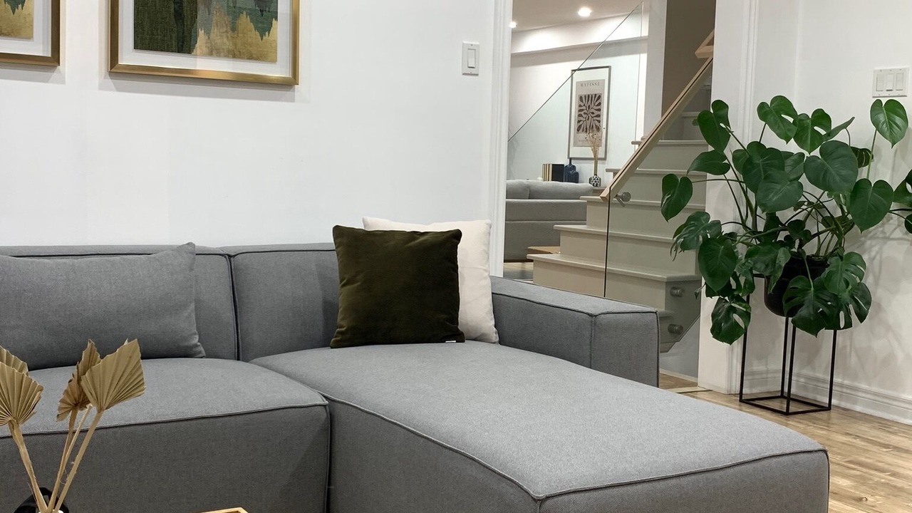 Photo of Livingroom in Ajax