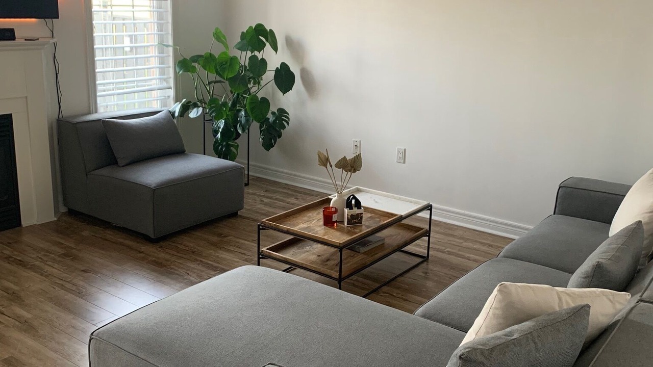 Photo of Livingroom in Ajax