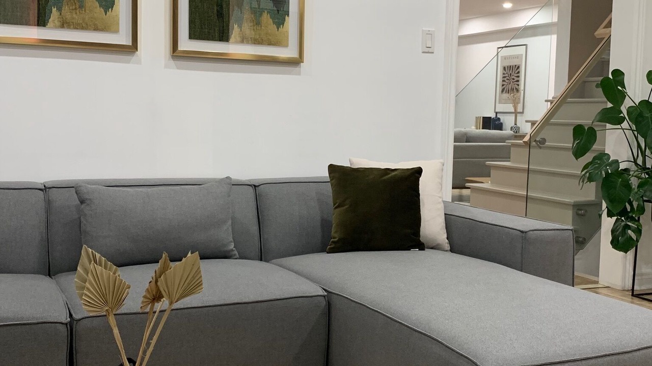 Photo of Livingroom in Ajax