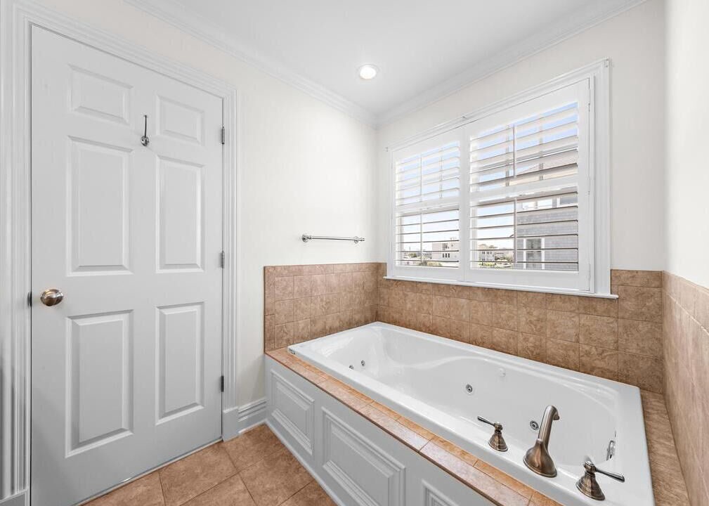 Photo of Bathroom in Loveladies