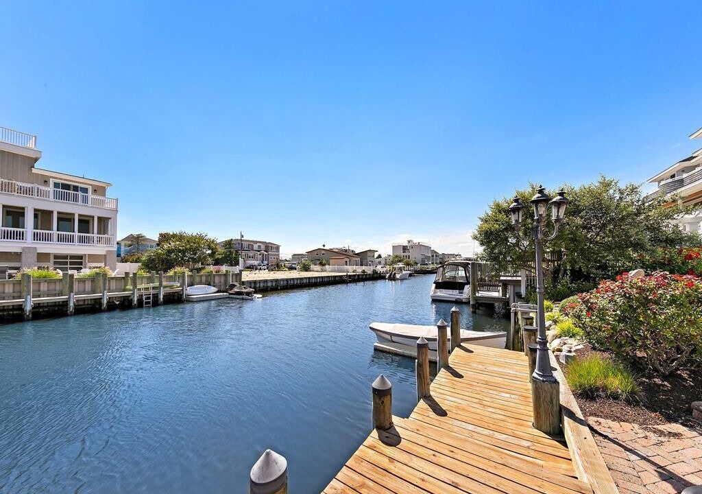 Photo of Others in Loveladies