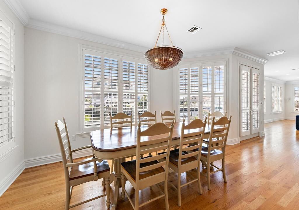 Photo of Others in Loveladies