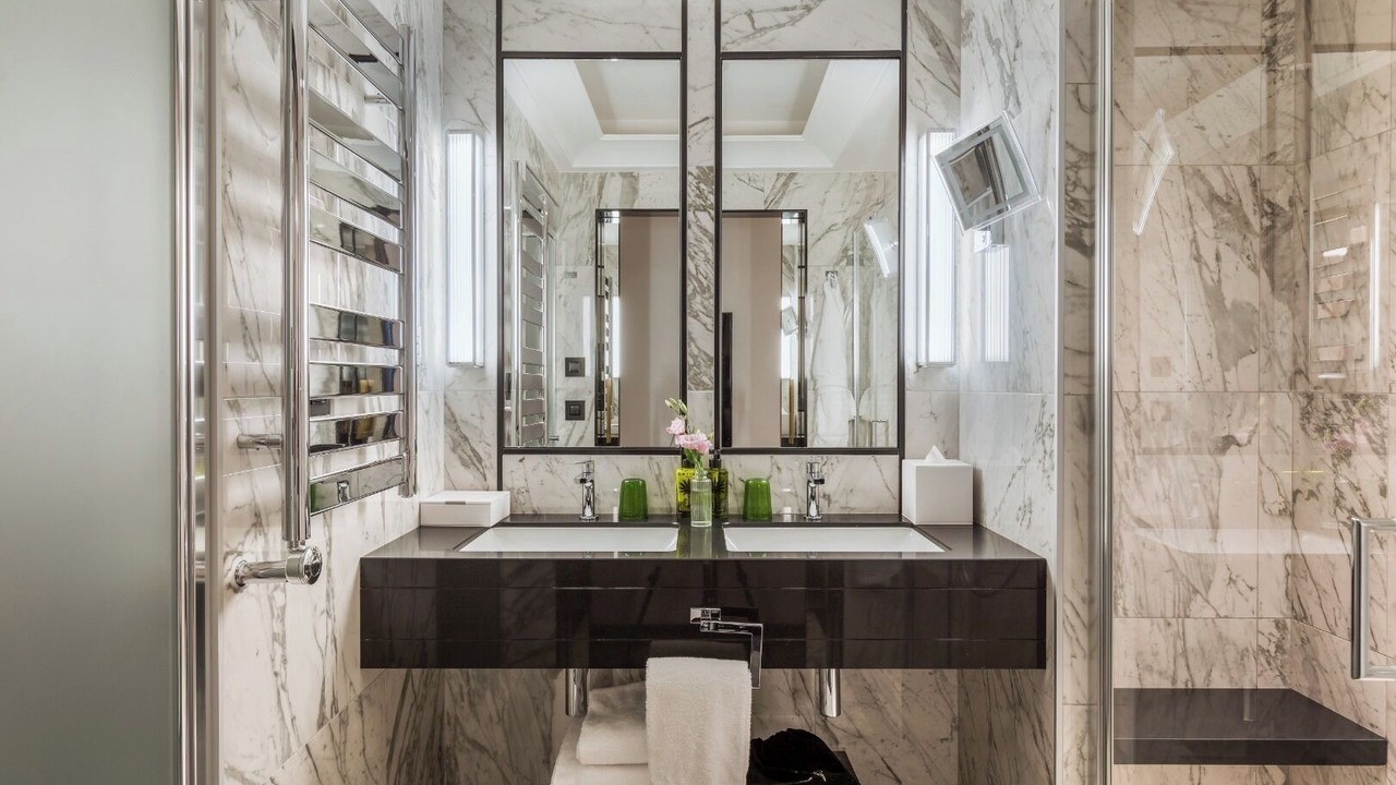 Photo of Others in Carre d'Or