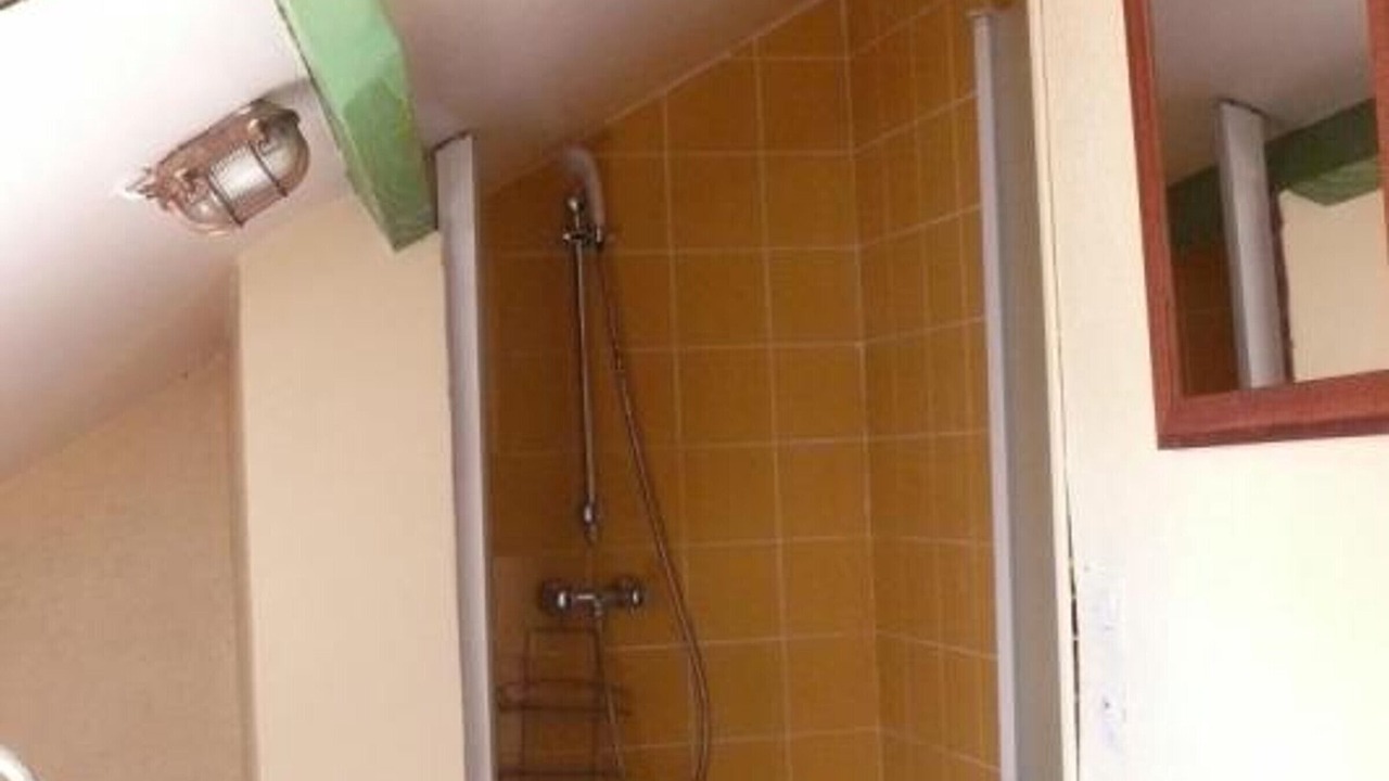 Photo of Bathroom in Us