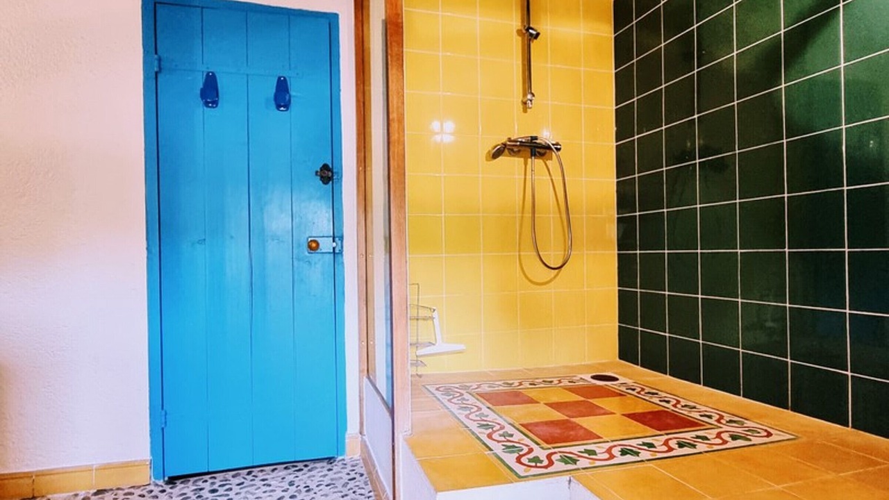 Photo of Bathroom in Us