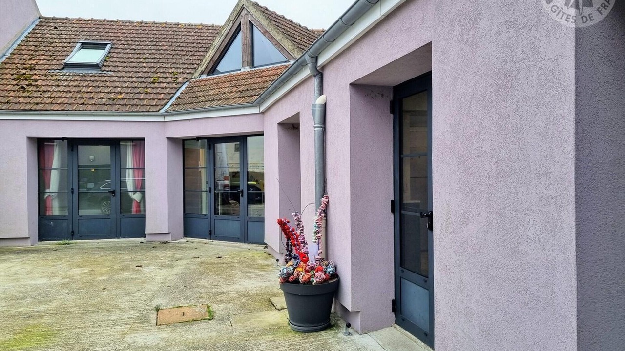 Photo of Outdoor in Nucourt