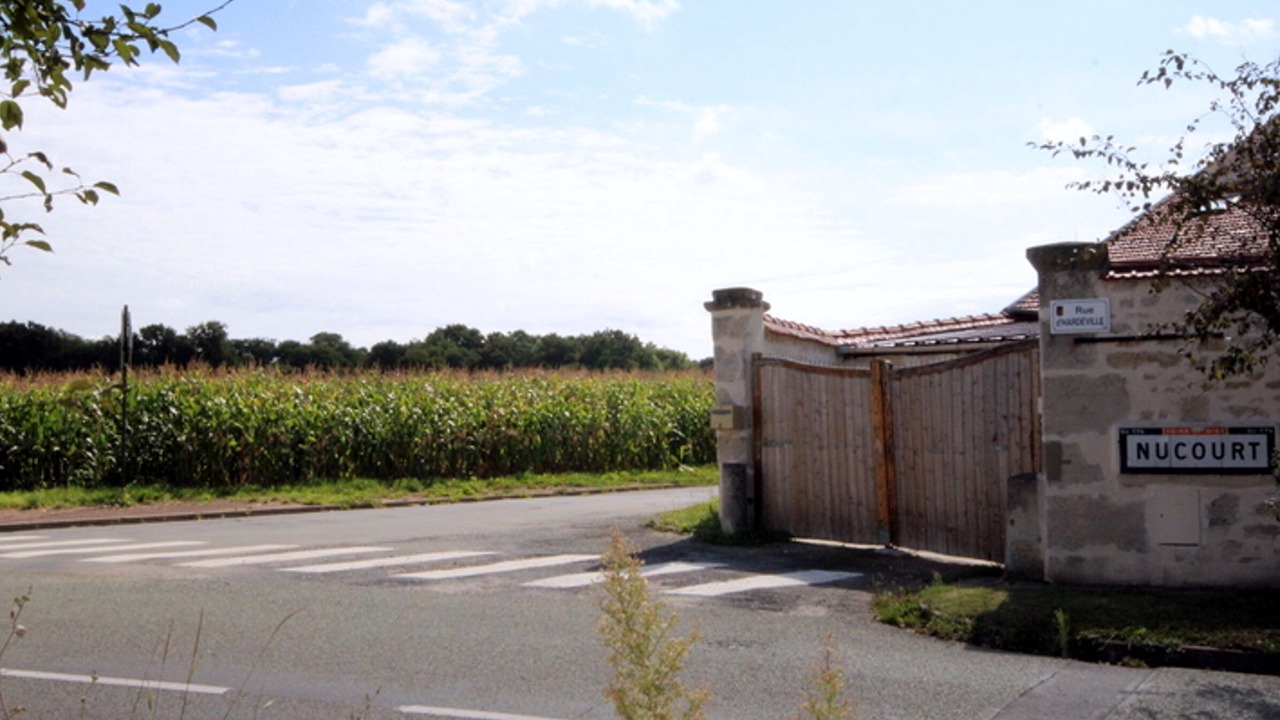 Photo of Outdoor in Nucourt
