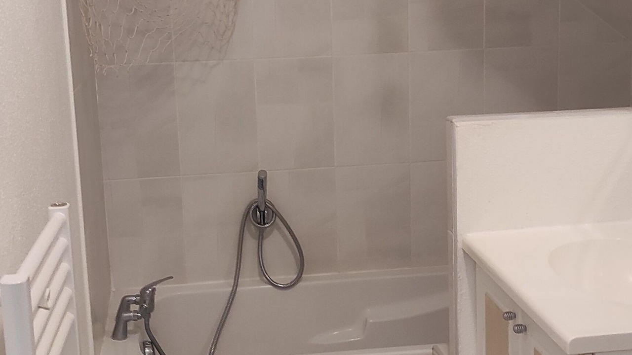 Photo of Bathroom in Les Hauts de Canet