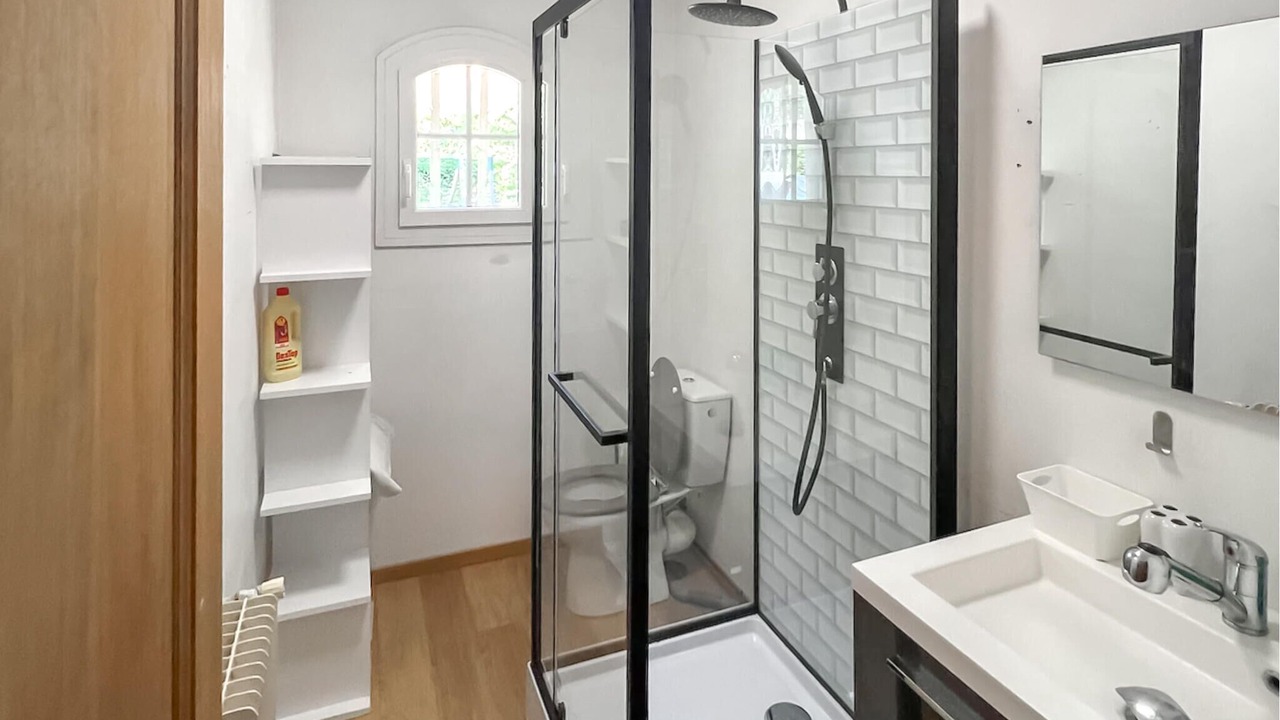 Photo of Bathroom in Bouc-Bel-Air