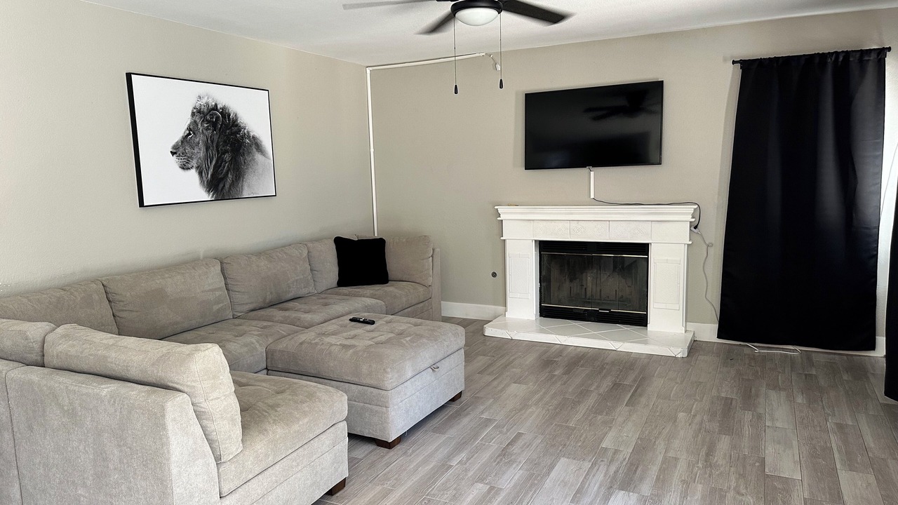 Photo of Livingroom in Palmdale